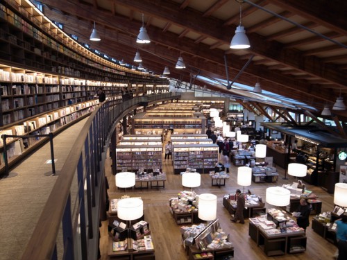 武雄市図書館（ＨＰより）